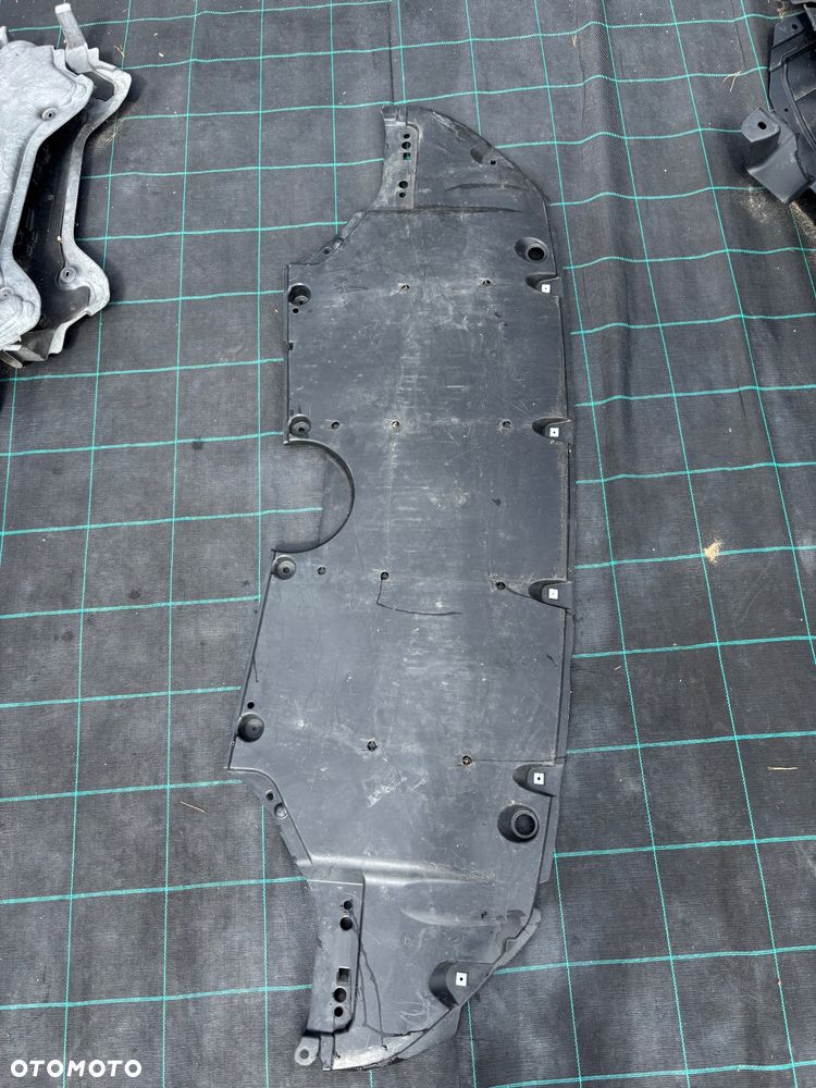 Osłona pod zderzak Toyota Bz4x