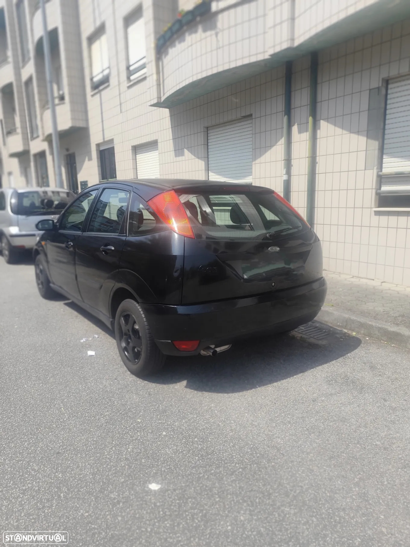 Ford Focus 1.4 Ambiente - 4