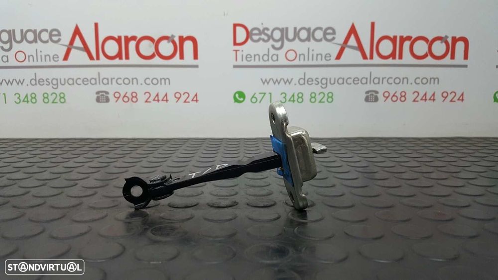 RETENTOR DA PORTA TRASEIRA DIREITA HYUNDAI I10 SLE - 1