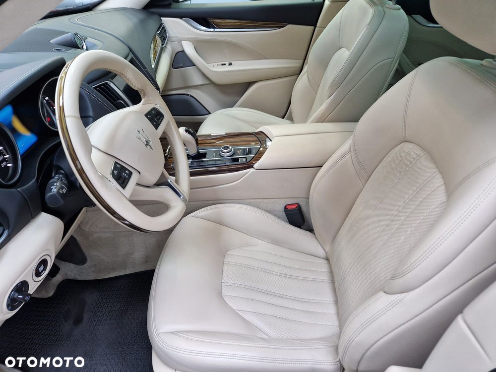 Maserati Levante S - 12