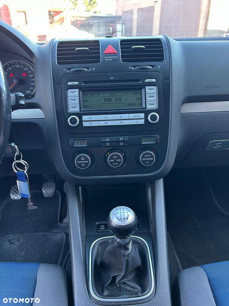 Volkswagen Golf 1.6 FSI Tour - 17