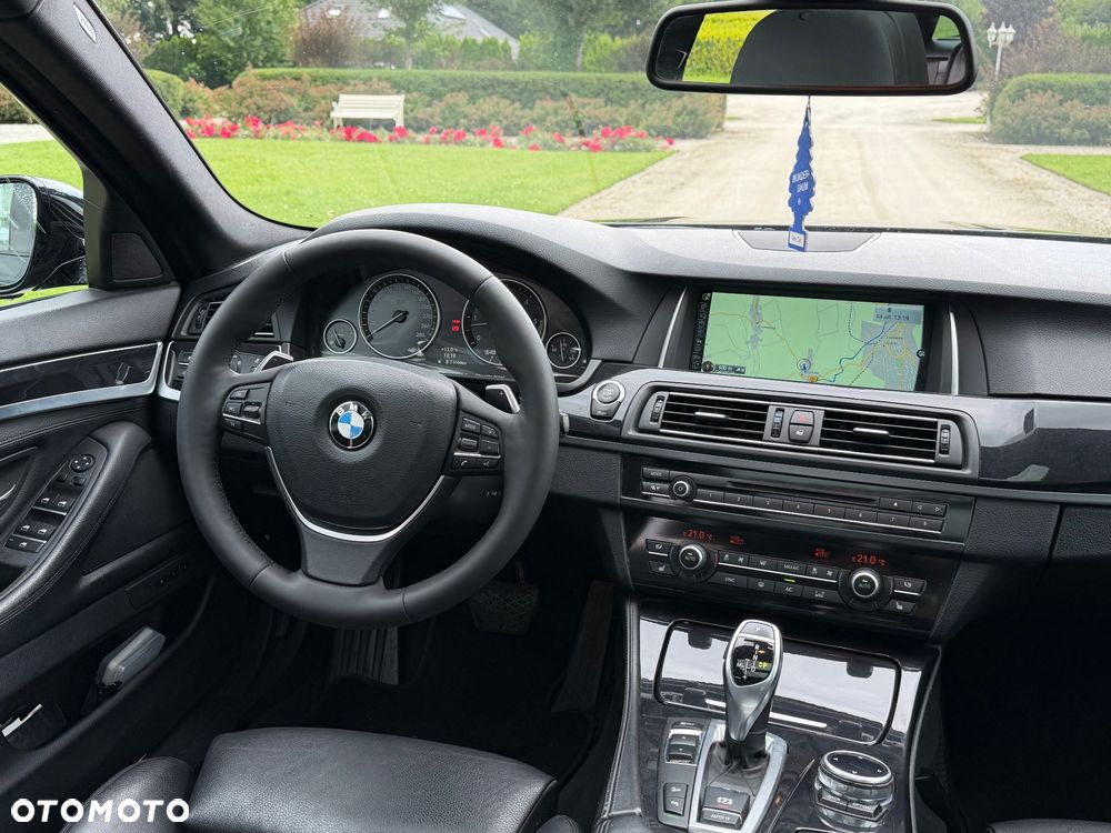 BMW Seria 5 530d xDrive Modern Line - 12