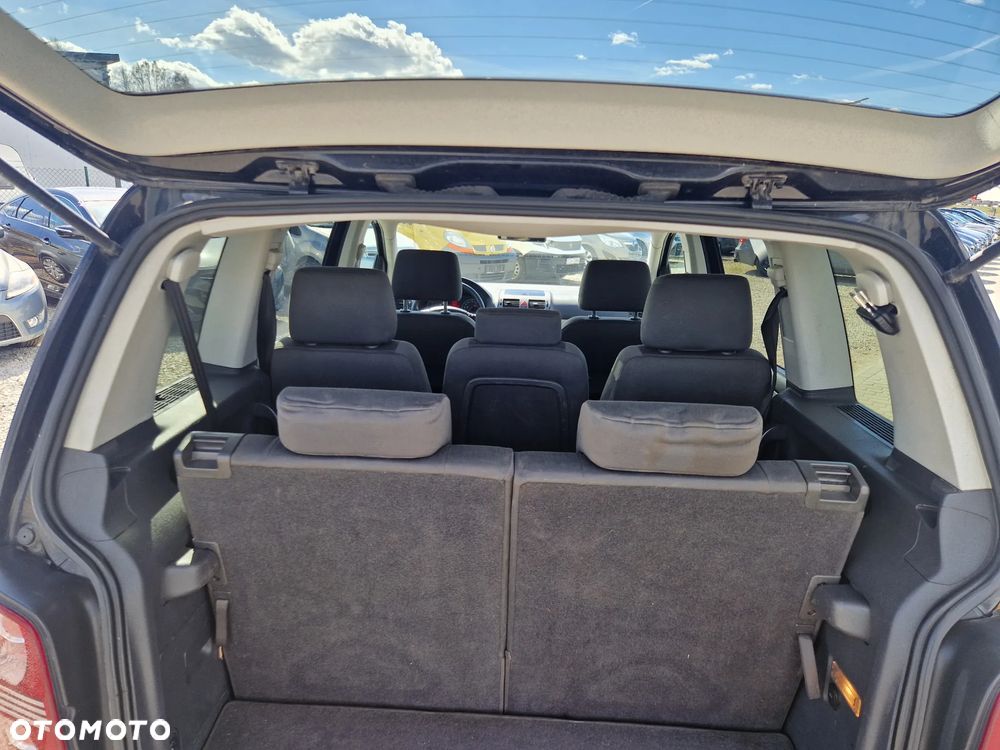 Volkswagen Touran 2.0 TDI DPF Trendline - 8