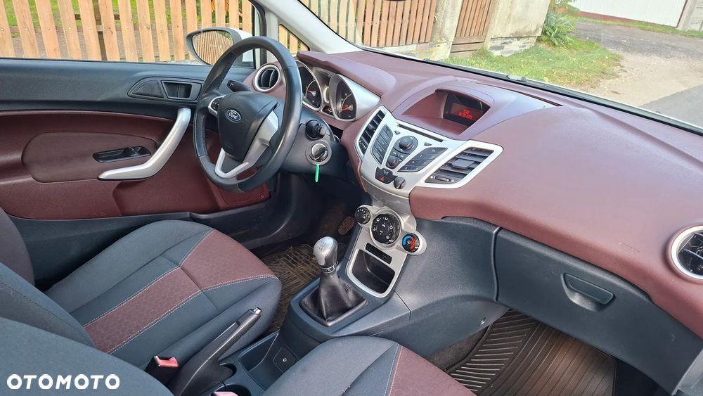Ford Fiesta - 11