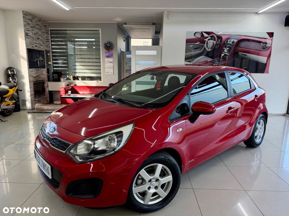 Kia Rio 1.2 L - 1