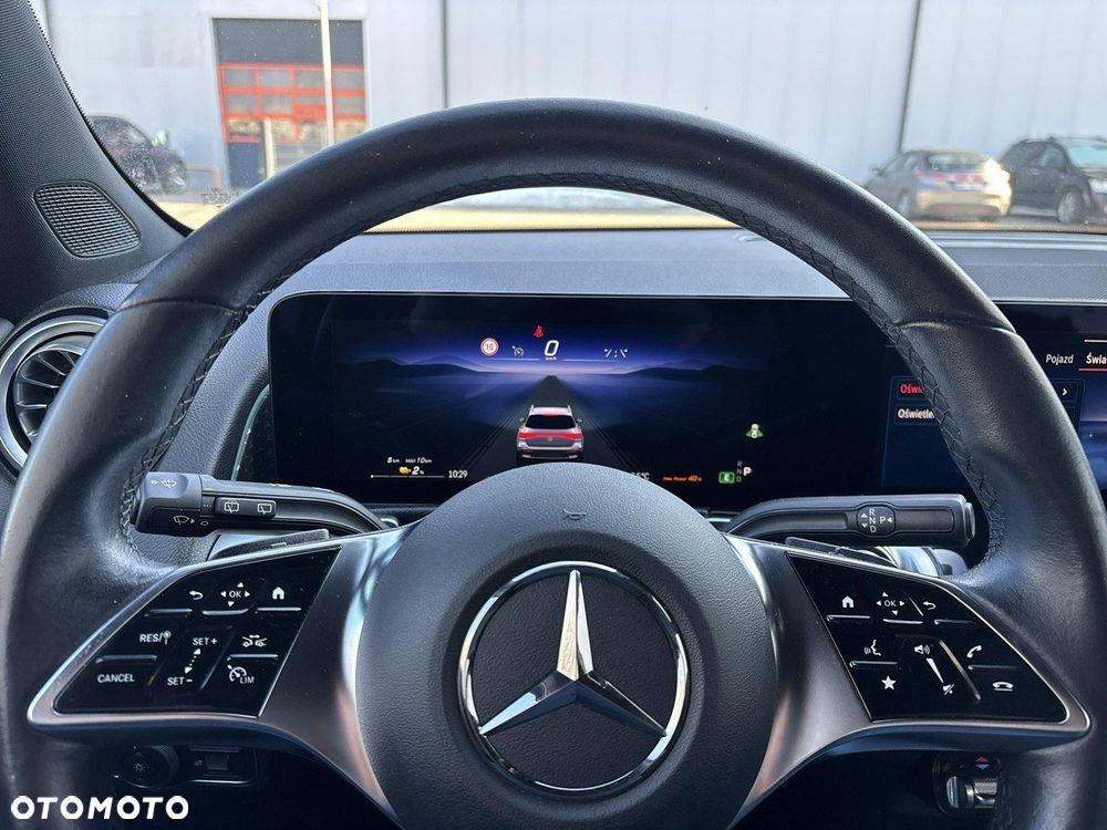 Mercedes-Benz EQB - 27