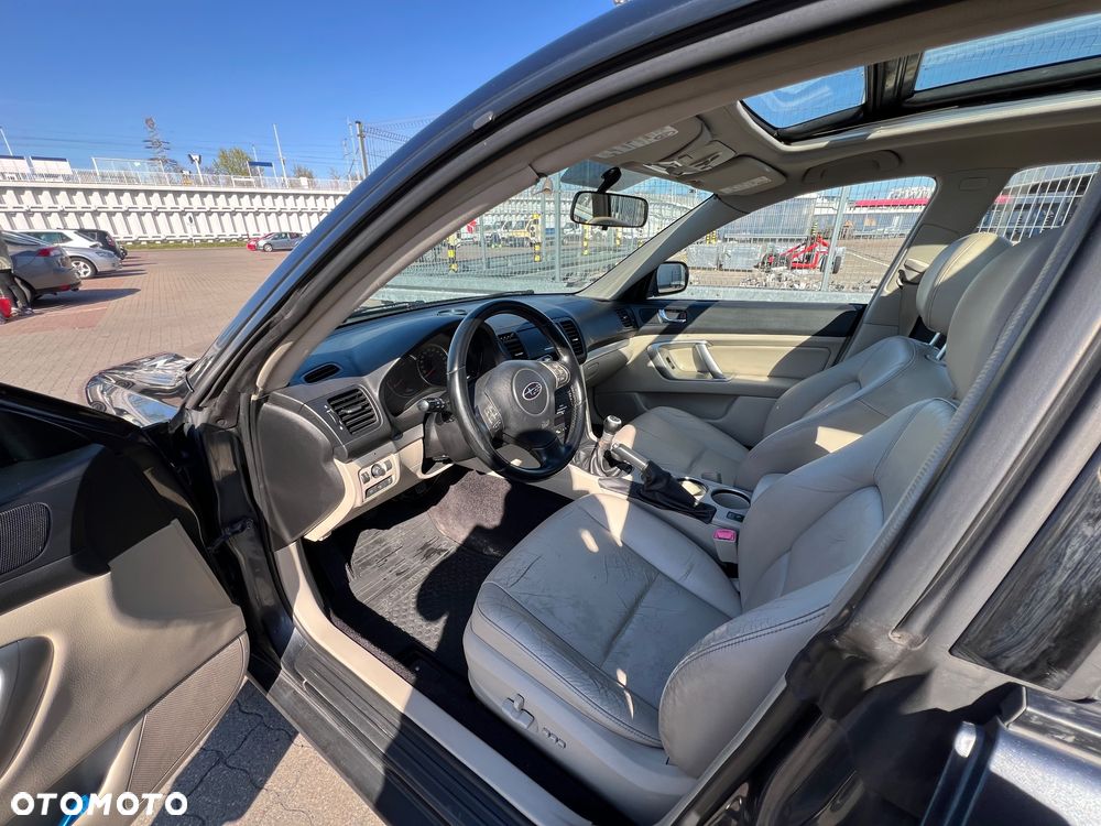 Subaru Outback 2.0D RC 000 - 16