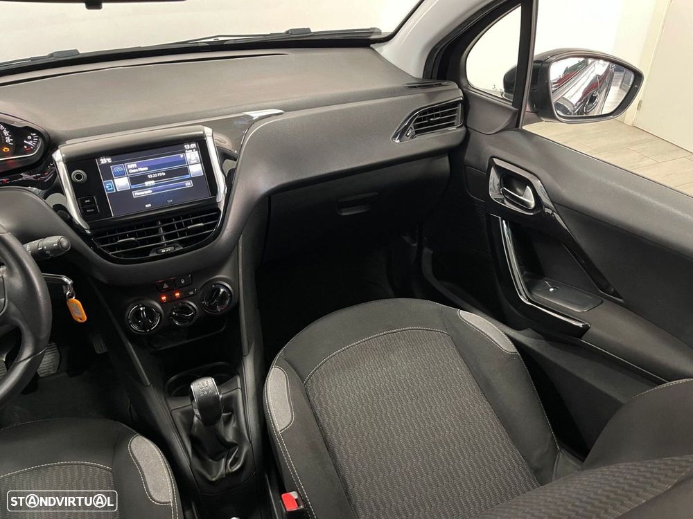 Peugeot 208 1.2 PureTech Style - 23