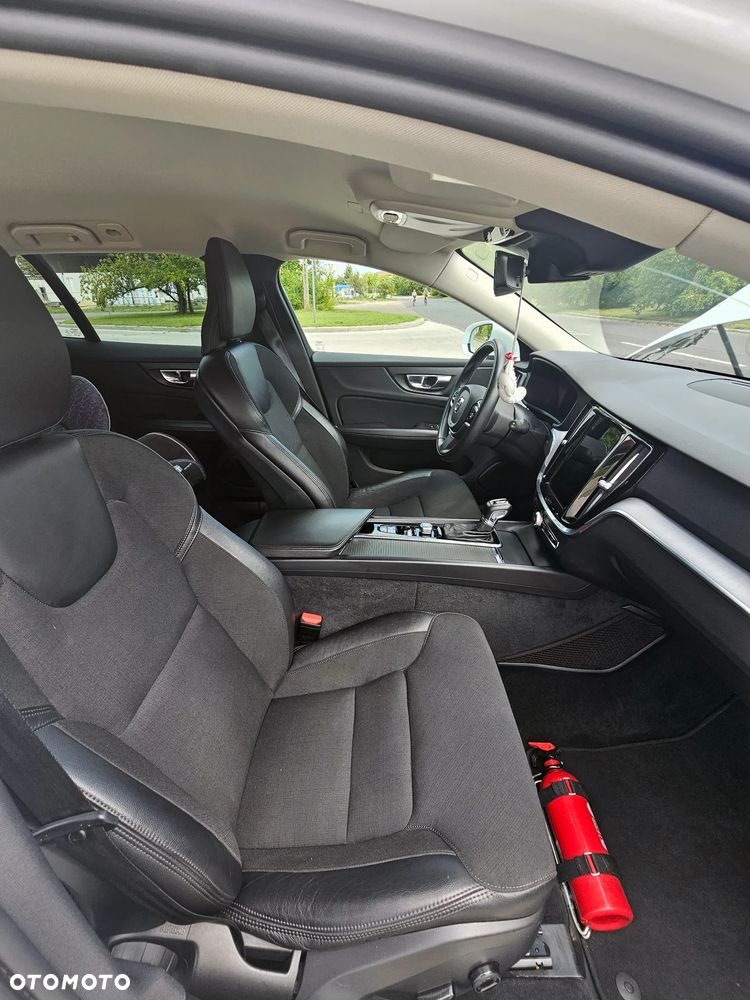 Volvo V60 D3 Momentum Pro - 29