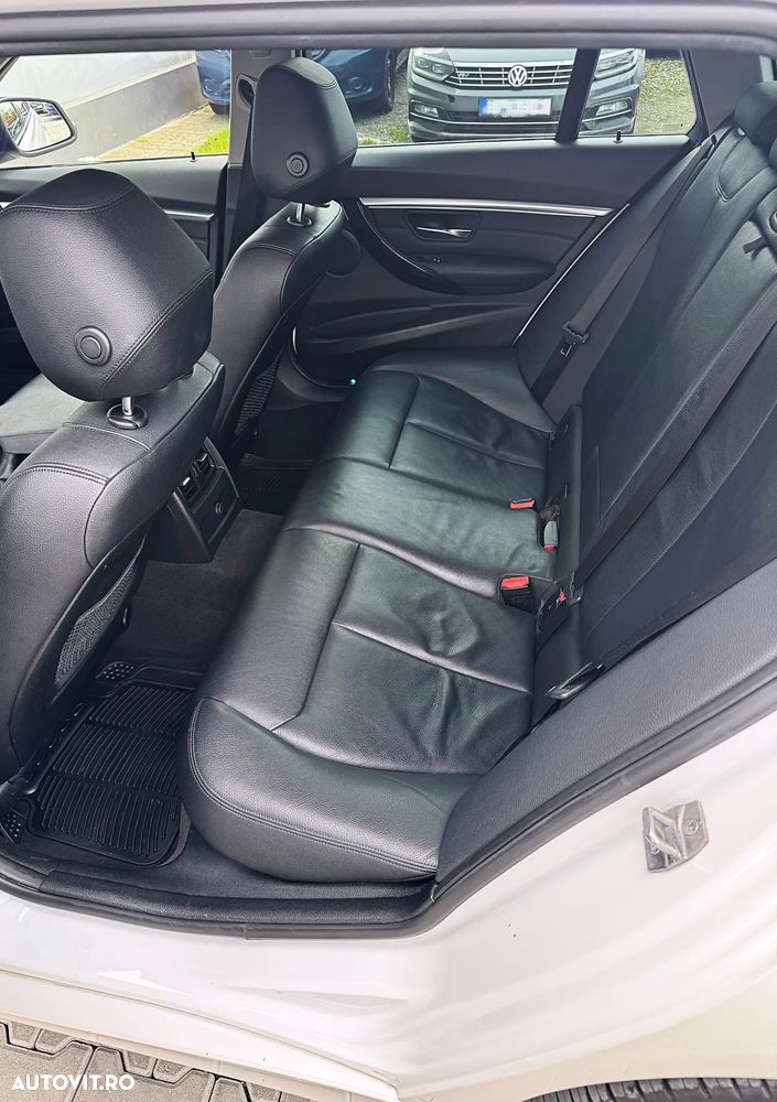 BMW Seria 3 318d Aut. Edition Luxury Line Purity - 33