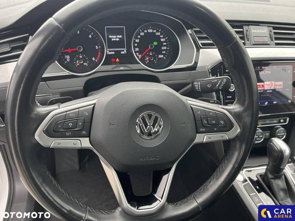Volkswagen Passat - 15
