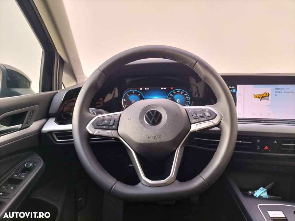 Volkswagen Golf - 11