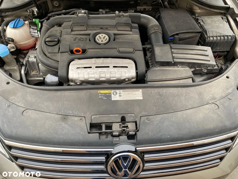 Volkswagen Passat - 13