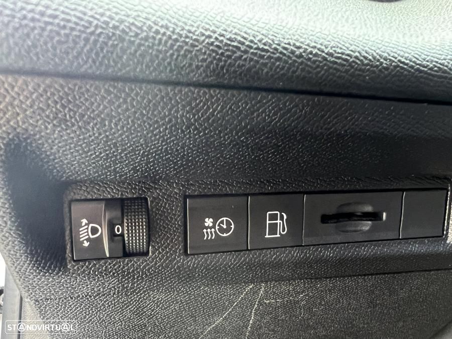 Peugeot 308 SW 1.6 Hybrid Active Pack e-EAT8 — fotografia 18