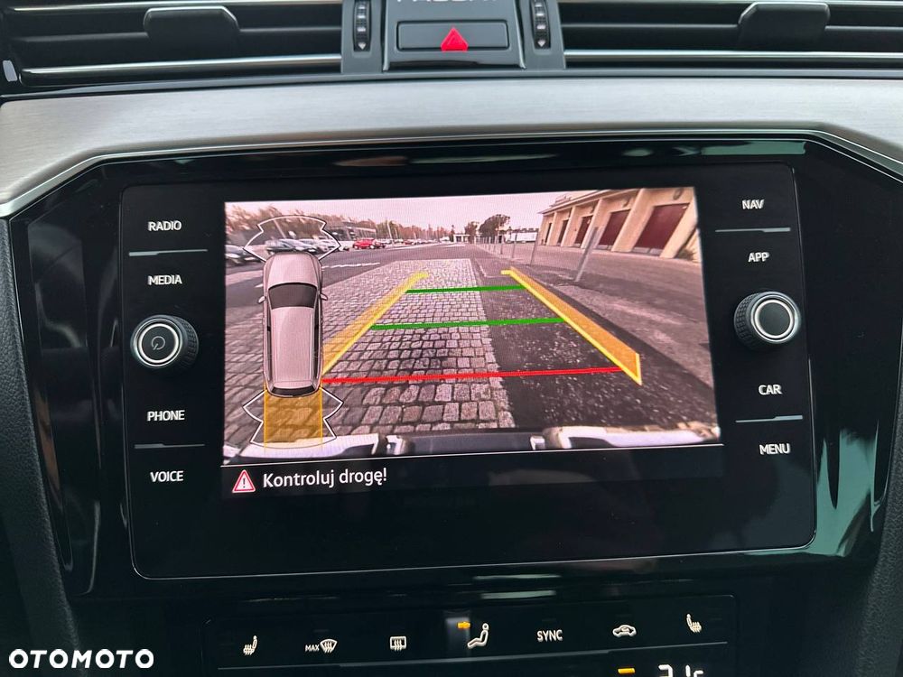 Volkswagen Passat 2.0 TDI SCR DSG Highline - 11