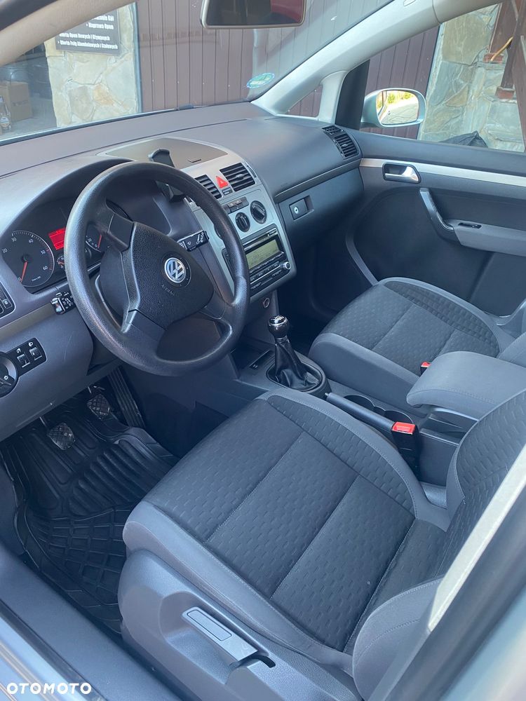 Volkswagen Touran 1.9 TDI Conceptline - 1