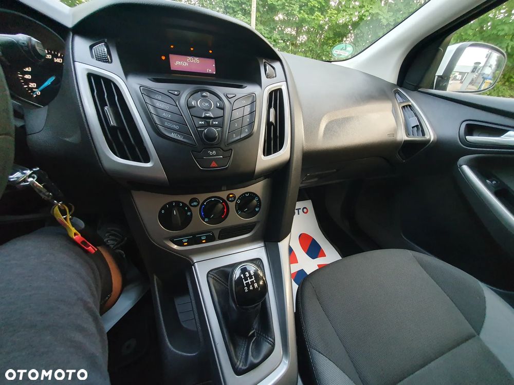 Ford Focus 1.6 Edition - 17