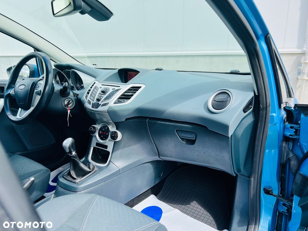 Ford Fiesta 1.25 Champions Edition - 31