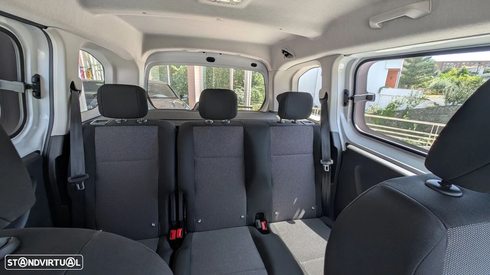 Peugeot e-Rifter 50 kWh Standard Active Pack - 18
