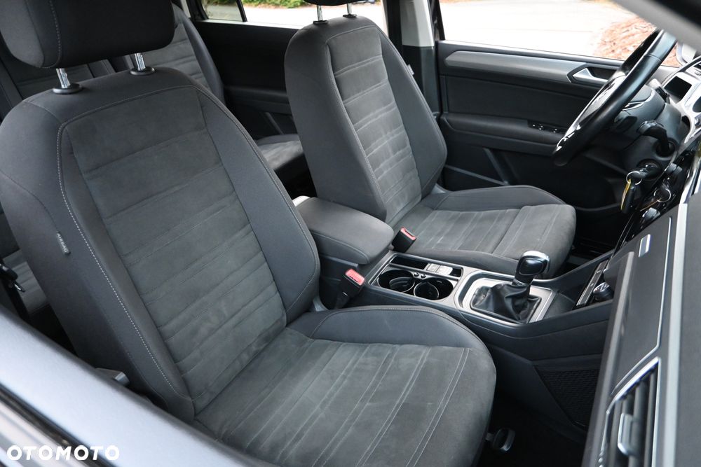 Volkswagen Touran 1.6 TDI SCR (BlueMotion Technology) DSG Comfortline - 31