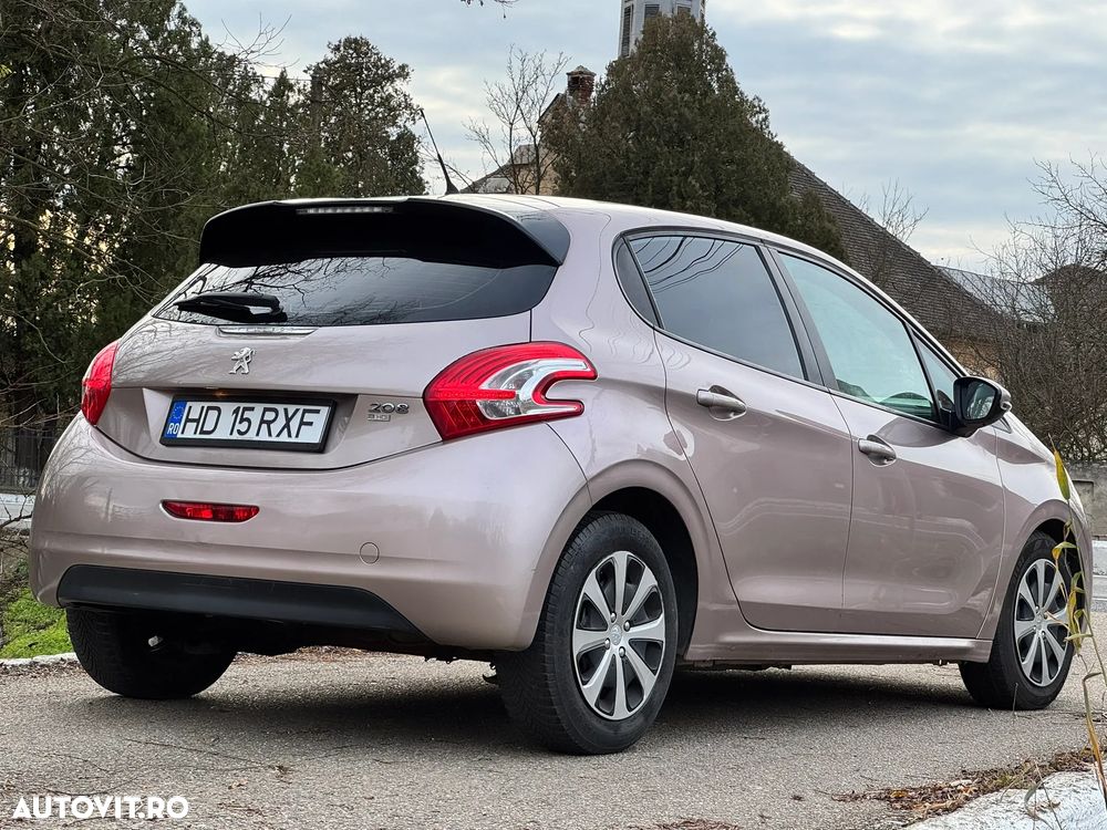 Peugeot 208 - 4