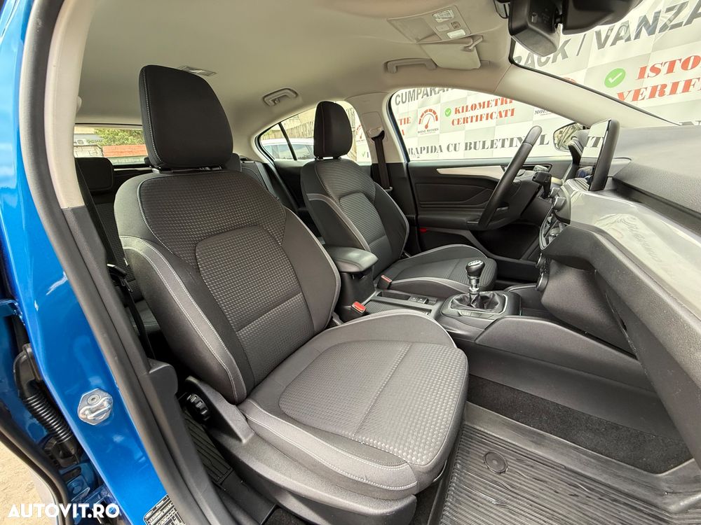 Ford Focus 1.5 EcoBlue Start-Stopp-System TITANIUM DESIGN - 11