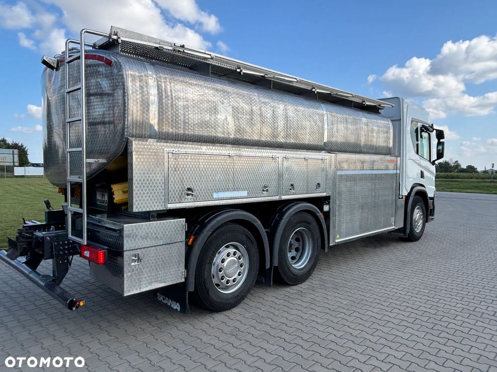 Scania P 410 6x2 ostatnia oś skrętna i podnoszona cysterna do odbioru mleka zabudowa MAGYAR - 9