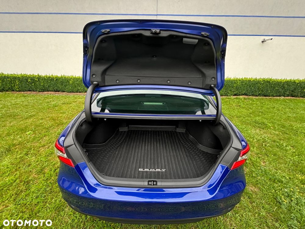 Toyota Camry 2.5 Hybrid Executive CVT - 20