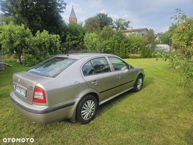 Skoda Octavia 1.6 Tour - 5