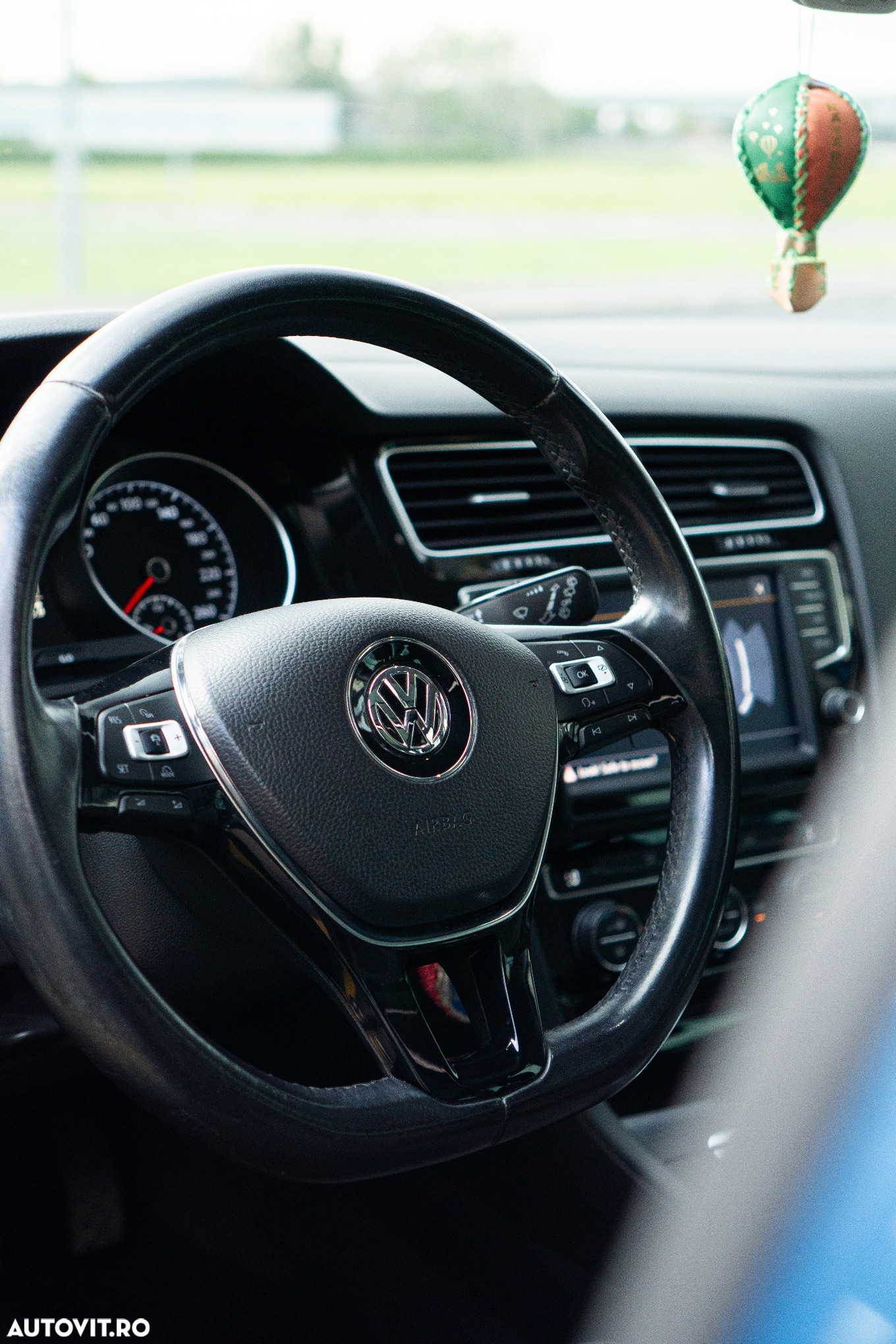 Volkswagen Golf 1.6 TDI DPF BlueMotion Technology Highline - 23