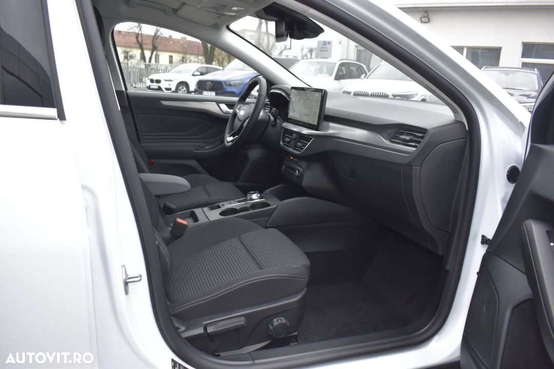 Ford Focus - 11