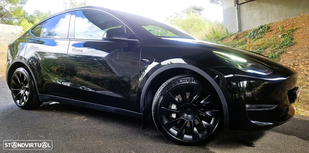 Tesla Model Y Long Range Dual Motor AWD - 3