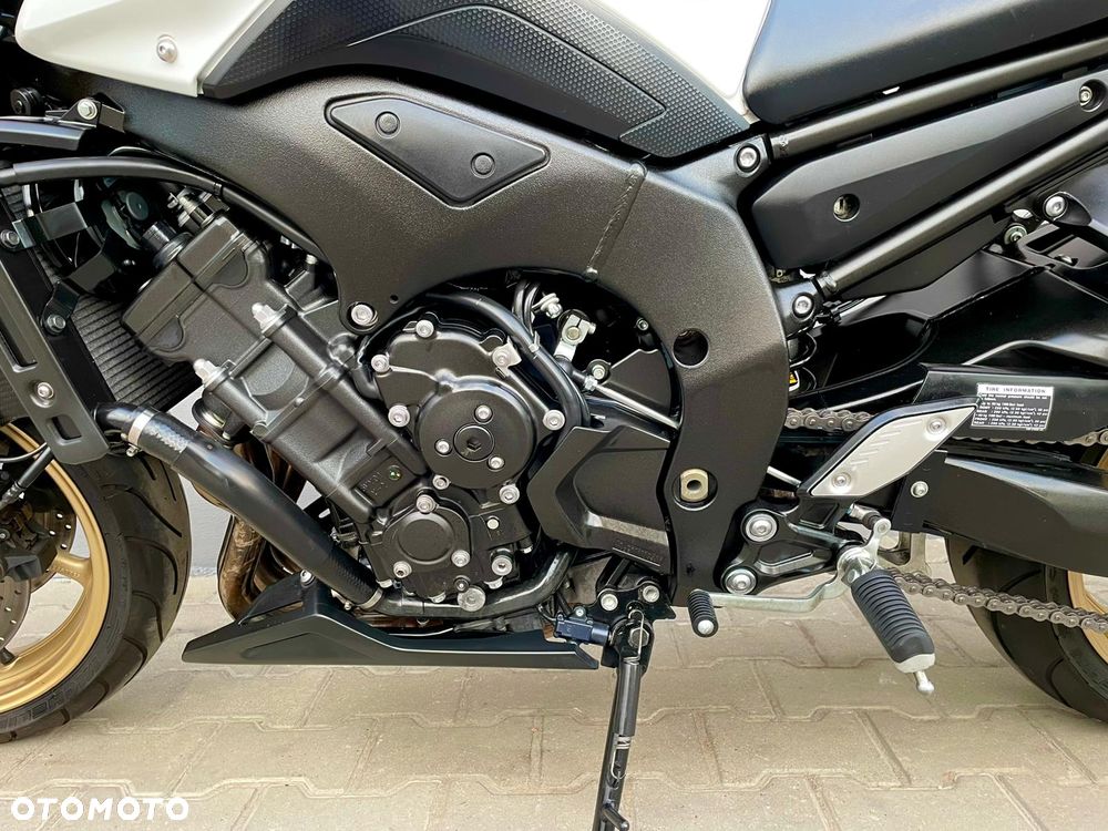 Yamaha FZ8 - 11