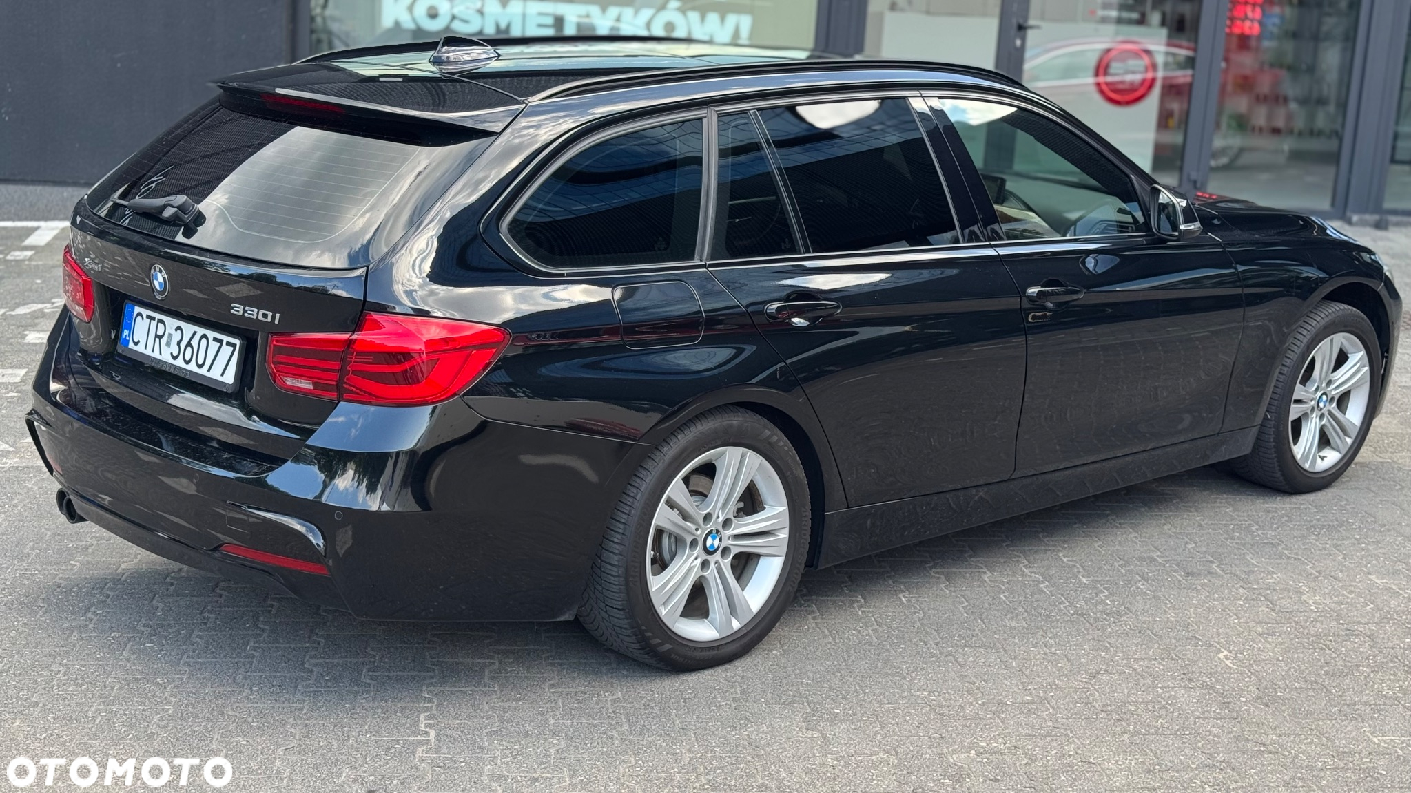 BMW Seria 3 330i xDrive - 4