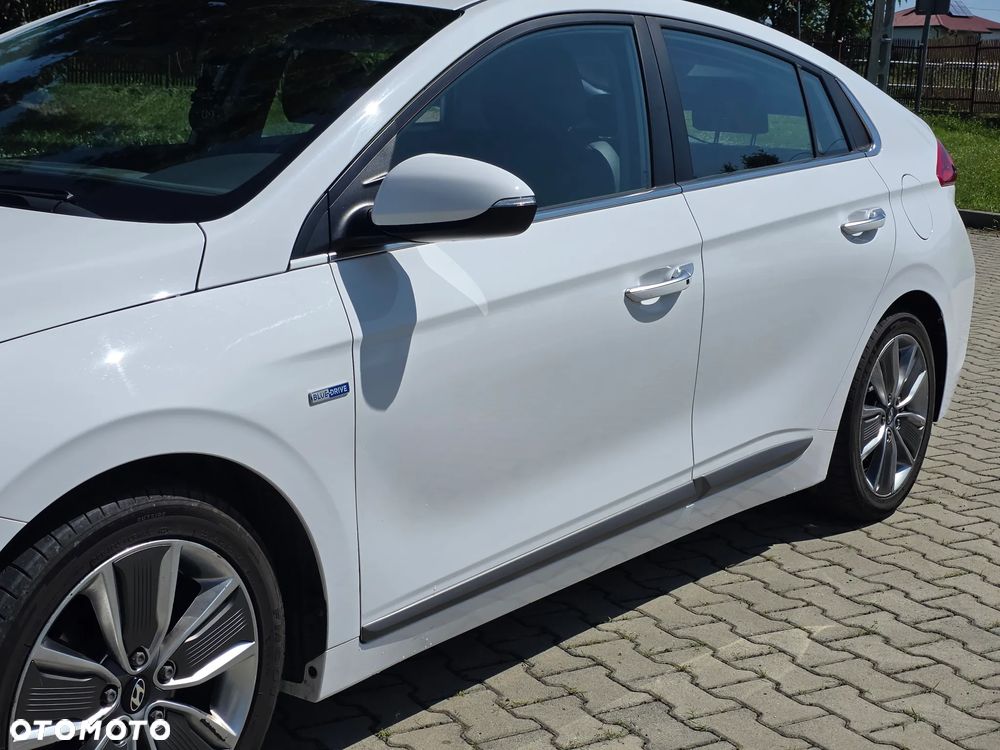 Hyundai IONIQ Hybrid Business - 11
