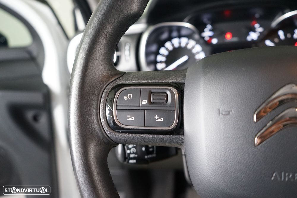 Citroën C3 1.2 PureTech Shine - 21
