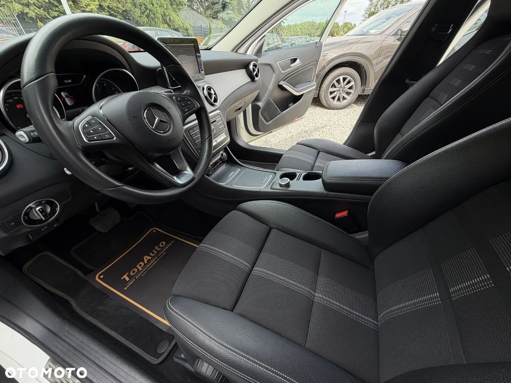 Mercedes-Benz GLA 200 7G-DCT Style - 19