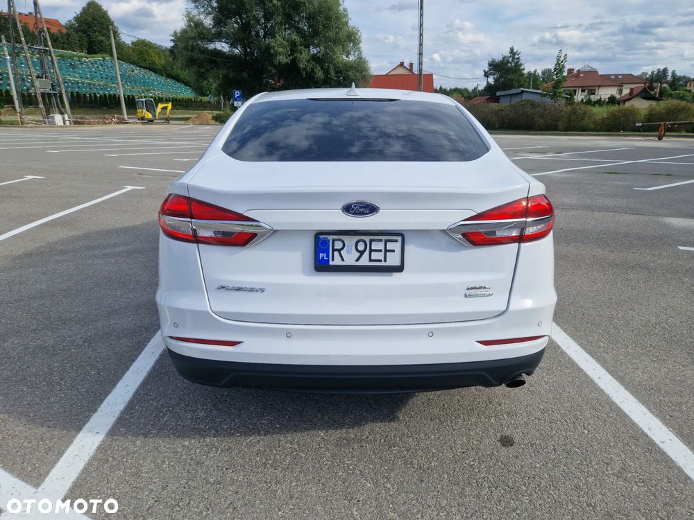 Ford Fusion - 10