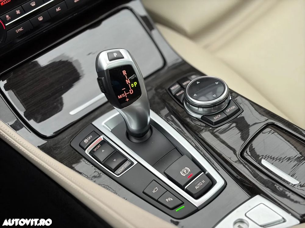 BMW Seria 5 520d Aut. Luxury Line - 12