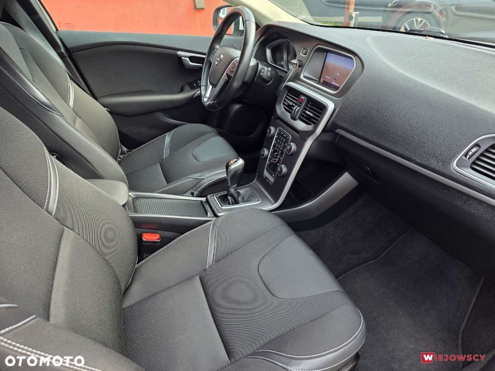 Volvo V40 - 18