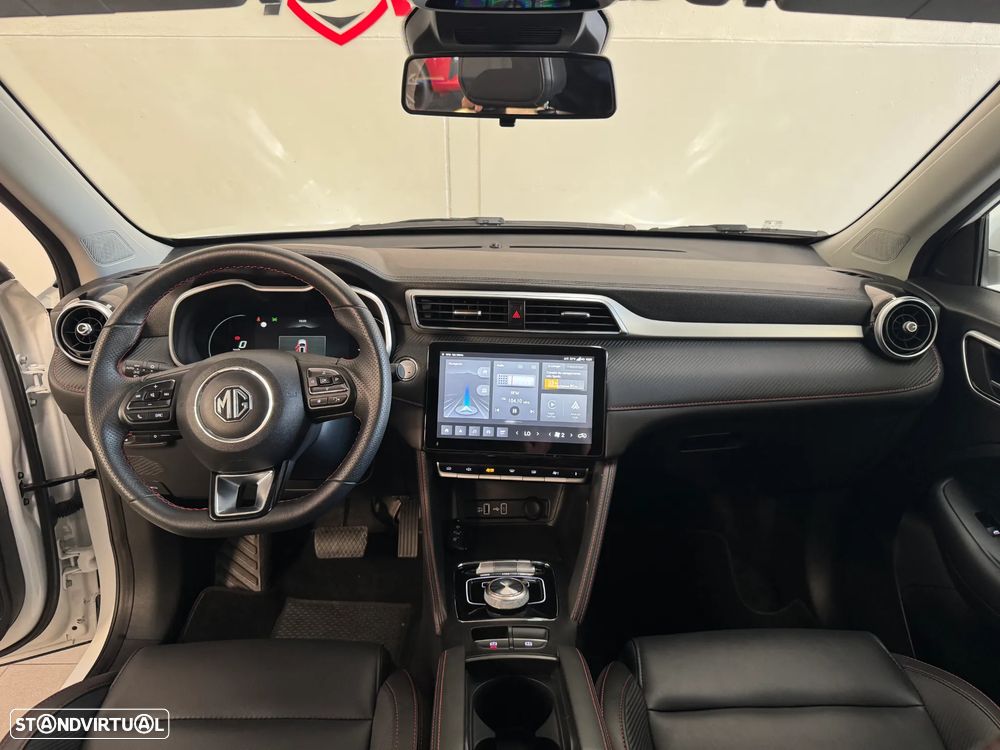 MG ZS Standard Luxury - 14