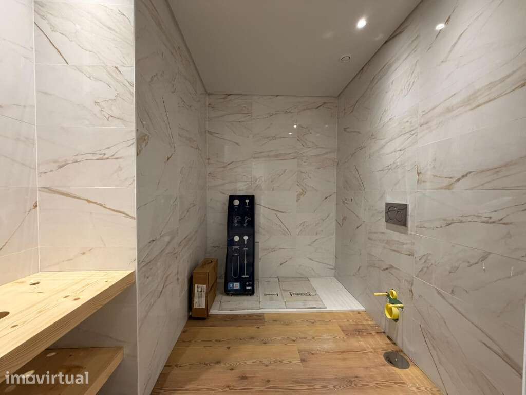 Apartameto T4 Duplex com  garagem em zona da Solum - Grande imagem: 4/13