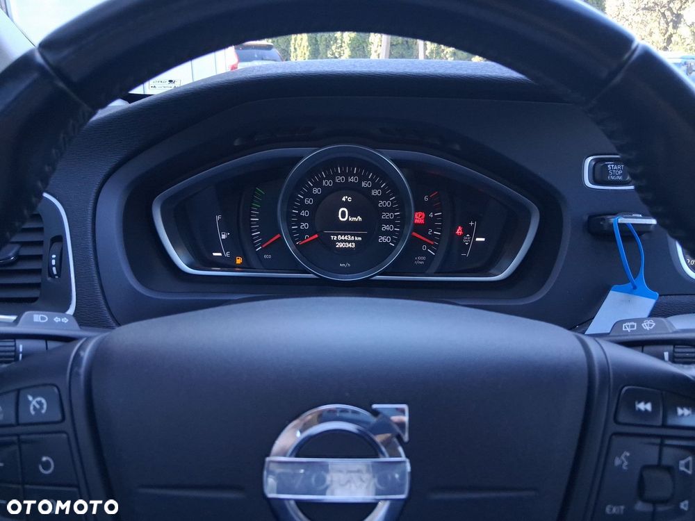 Volvo V40 - 16