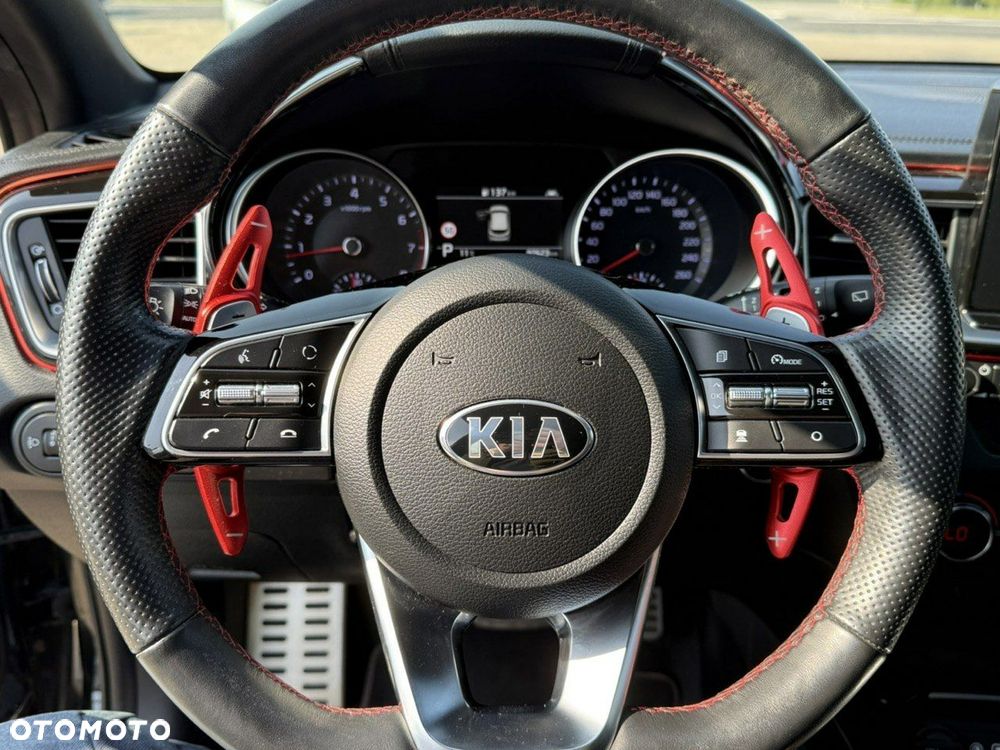 Kia Ceed 1.6 T-GDI GT DCT - 17