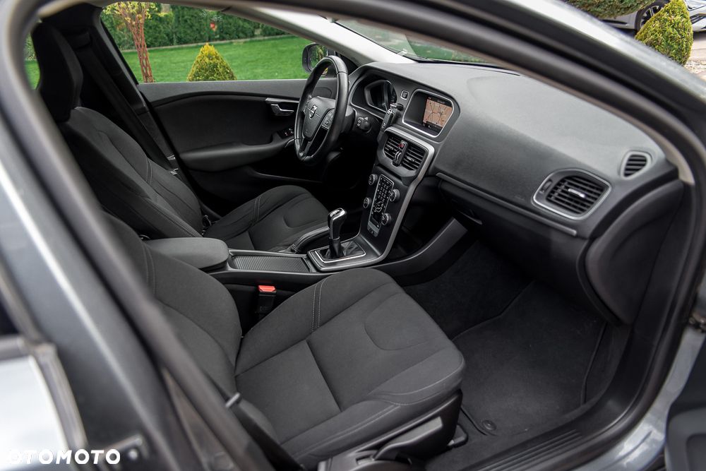 Volvo V40 T2 Kinetic - 28