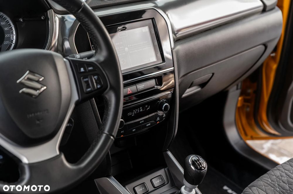 Suzuki Vitara 1.4 Boosterjet SHVS Premium 2WD - 34
