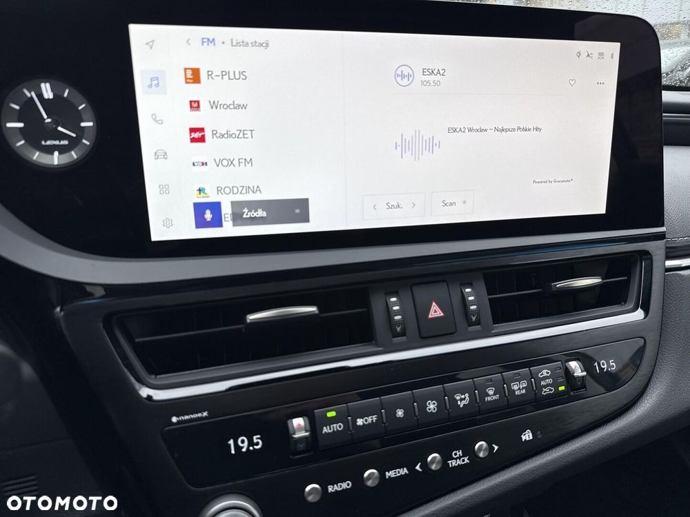 Lexus ES 300h Business Edition - 19