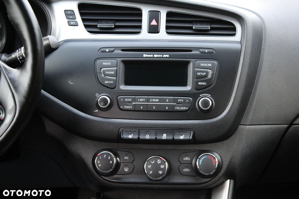 Kia Ceed 1.6 GDI Dream-Team Edition - 21