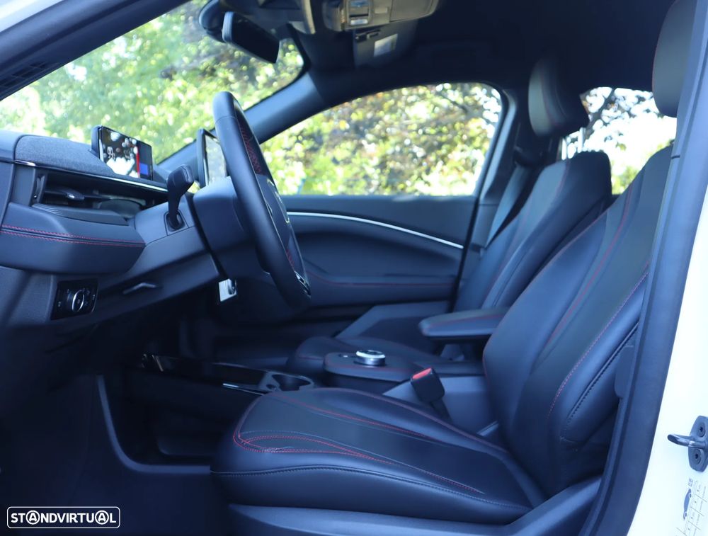 Ford Mustang Mach-E 98.7 kWh Premium - 28