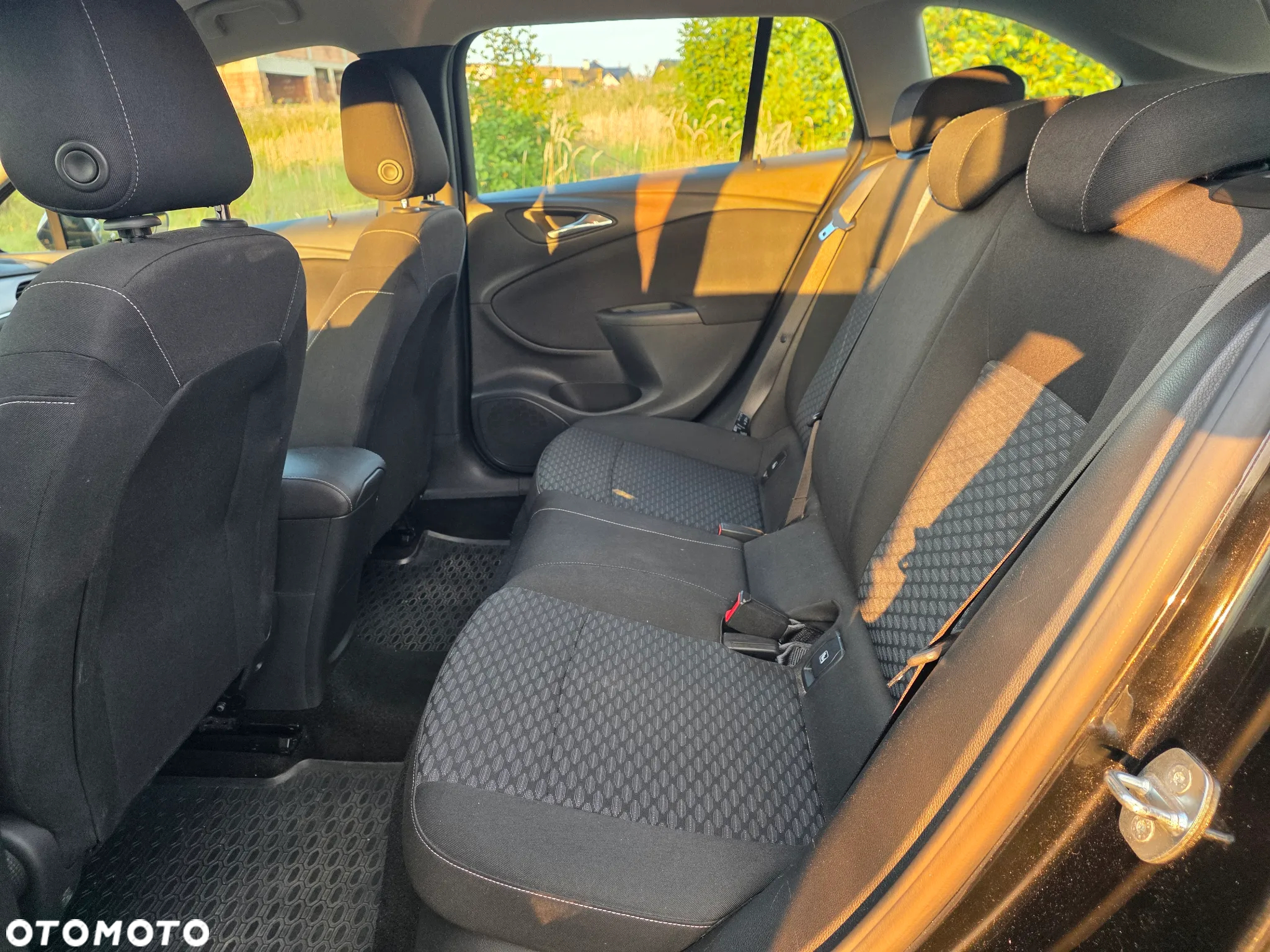 Opel Astra V 1.4 T Enjoy S&S - 15